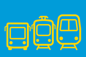 Die Darstellung der Vorderseite von jeweils einem Bus, einer Straßenbahn und einem Zug nebeneinander.